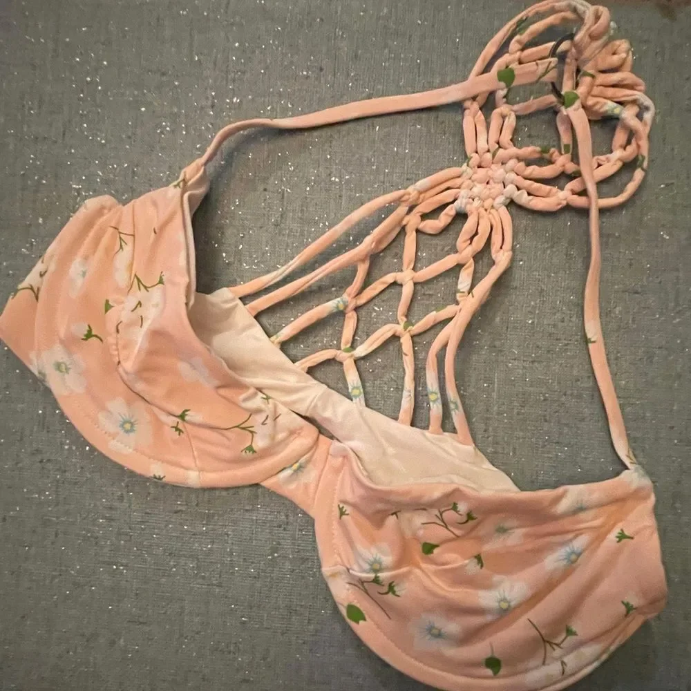 Frankie's Bikinis‎ Underwire Bikini Top
